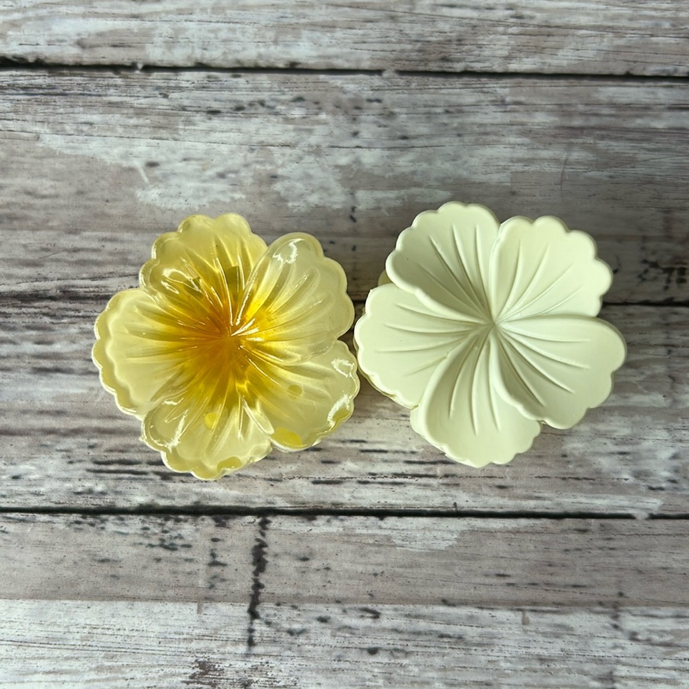 piper•k Yellow Hibiscus Mini Hair Clips (Set of 2) NWOT